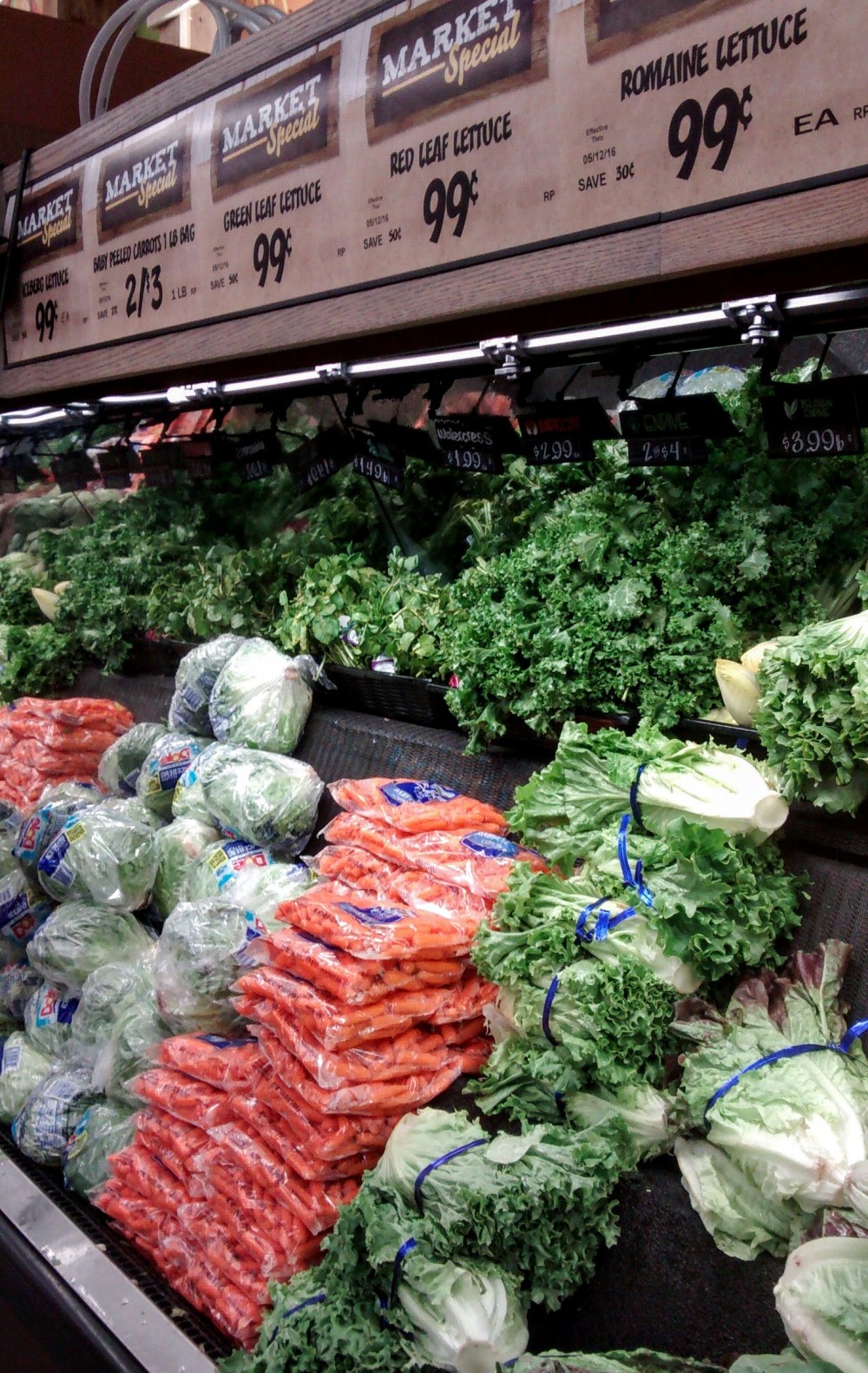 Fresh Thyme Market: My First Visit, and Why I'll Be Back #freshthymemarket #freshthyme #naturalfood #organicfood #aldi #blog #ultrablog #blogger